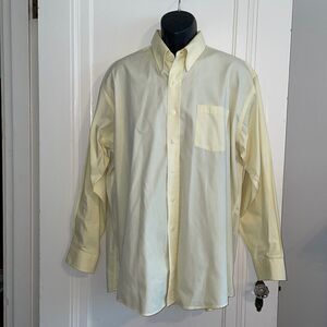 RBM wrinkle free light yellow cotton/polyester dress shirt